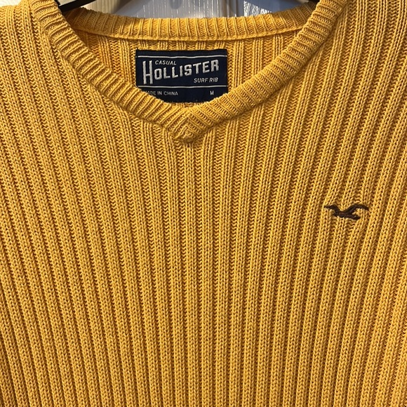 Hollister Yellow Sweater For Women Size Medium - Picture 2 of 7